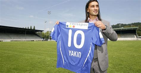 Der fußballspieler hakan yakin ist in der saison 2020/2021 bei ac bellinzona unter vertrag und wird dort im mittelfeld eingesetzt. Hakan Yakin rebondit au FC Lucerne - rts.ch - Super League
