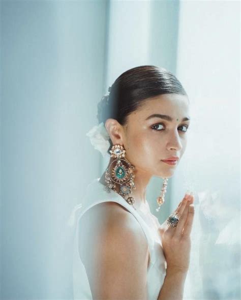 Alia Bhatt S Immensely Dazzling Earrings From Gangubai Kathiawadi