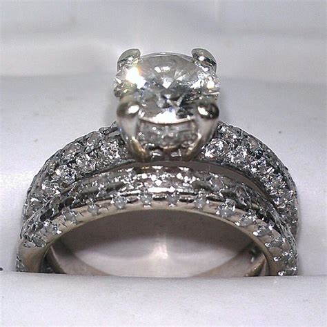 Https://tommynaija.com/wedding/18 Karat Gold Women S Wedding Ring 3 Carat Diamonds
