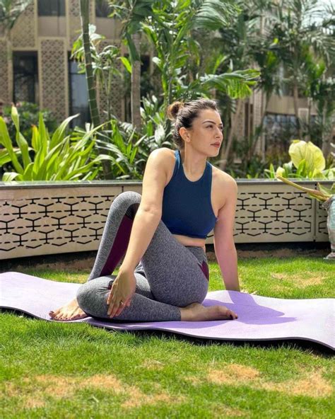 A Sneak Peek Into Pooja Hegde And Hansika Motwani S Workout Routine On International Yoga Day