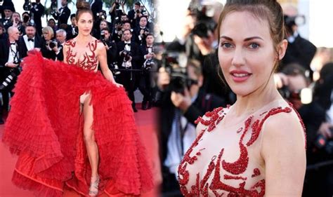Cannes 2019 Actress Meryem Uzerl Suffers Wardrobe Malfunction As She