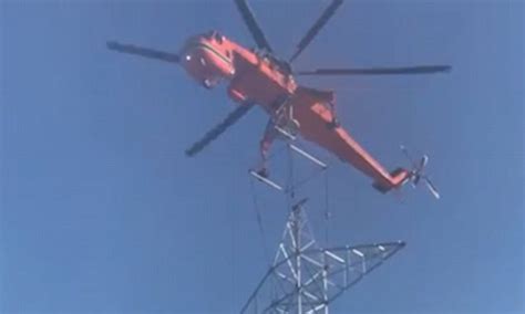 Helicopter Pilot Fixes Pylon With Incredible Flying Skills Daily Mail