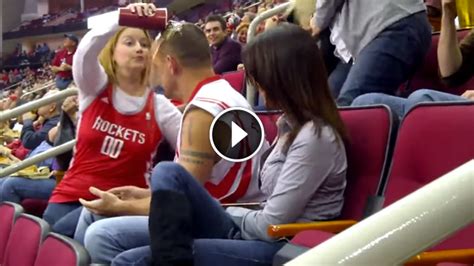Girl Slaps Her Boyfriend On Kiss Cam A Mistake She Ll Never Forget