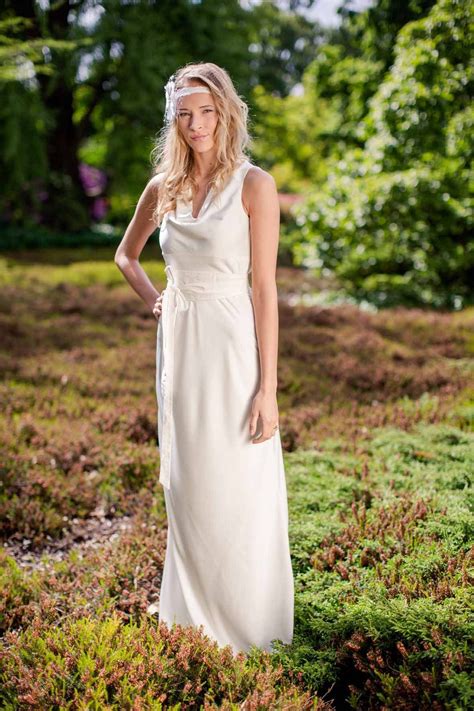 Jede frau hat einen traum über ihre hochzeit! schlichtes Bio Brautkleid - fair und öko | Brautmode ...