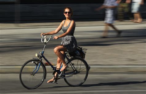 Want To Bike In A Skirt This Trick Helps You Stop Flashing Everyone On