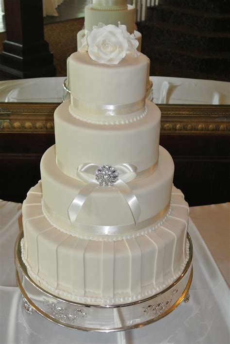 So Elegantall Ivory Cake Wedding Cakes Desserts