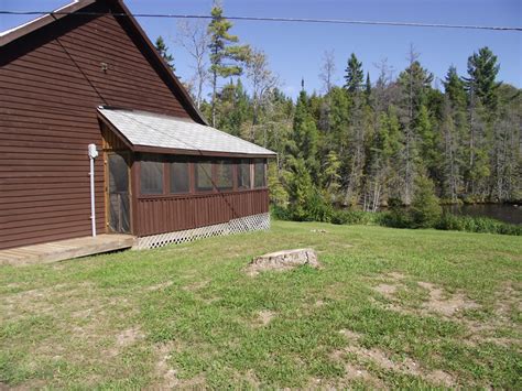 Rec Room 1 2 Rental Accommodation At Fernleigh Lodge In Ontario