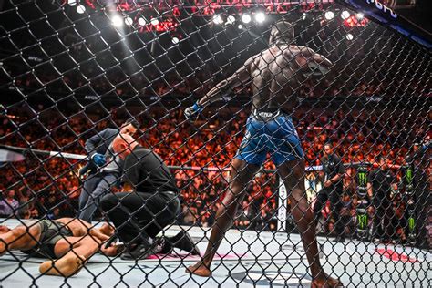 Israel Adesanya Knocks Out Alex Pereira To Win Ufc Middleweight Belt