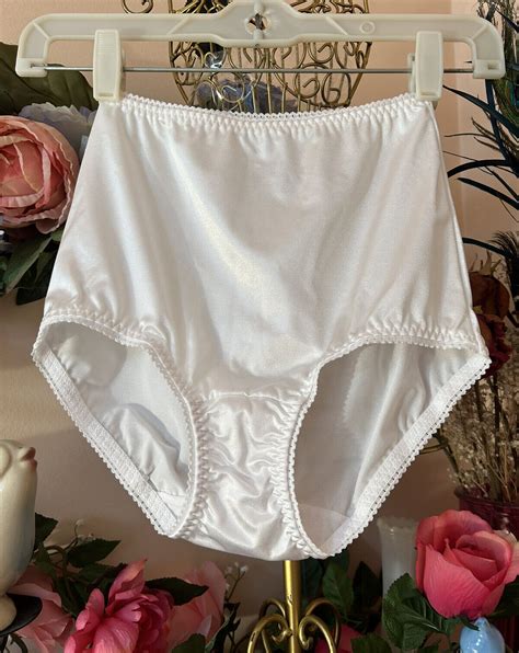 Vanity Fair White Satin Panty Brief Panties Size 5 Ebay