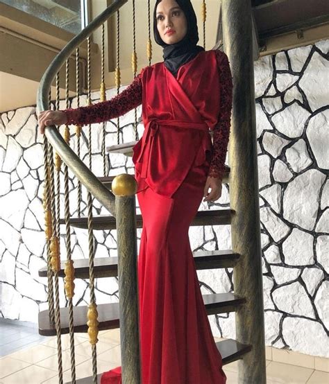 Contact syamsul yusof on messenger. Biodata Pelakon Puteri Sarah Liyana, Isteri Syamsul Yusof ...