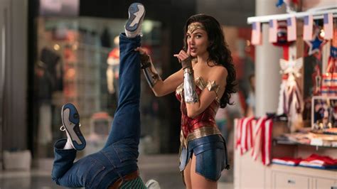 Wonder Woman Director Patty Jenkins Slams Streaming Service Movies