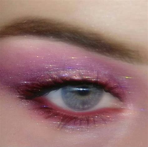 ℓιℓу вяσσкє blacktangledhrt Pink Eye Makeup Eye Makeup Art Cute