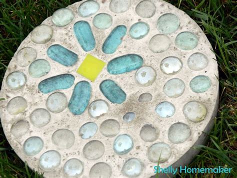 30 Beautiful Diy Stepping Stone Ideas To Decorate Your