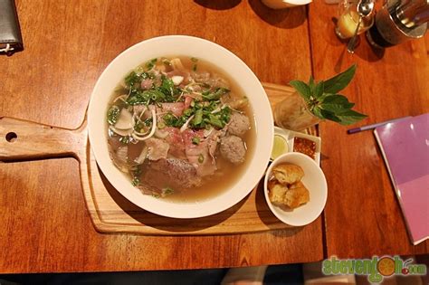 Many tourists like to visit gurney food court located outside of gurney plaza. An Viet, Gurney Plaza - It's About Food-Losophy of ...