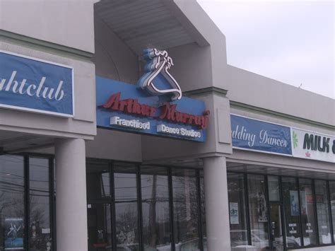 Help Wanted: Outback Steakhouse, Arthur Murray and Sports Authority Are