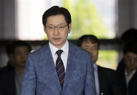 ‘드루킹 댓글조작 사건 연루 의혹 김경수 의원 23시간 경찰 조사…“충분히 설명·소명” 아시아투데이