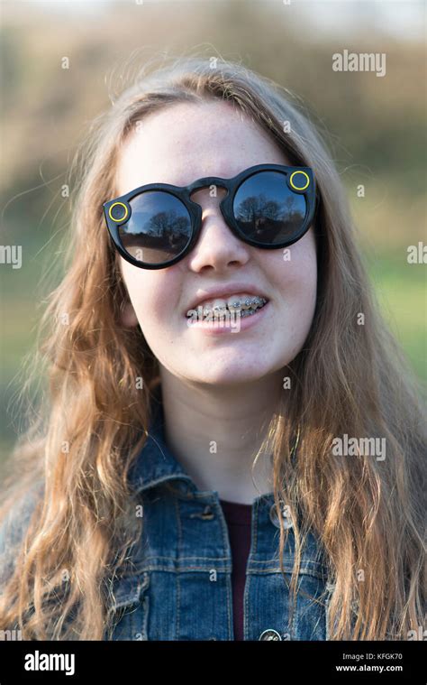 Teenage Girl Wearing Glasses Hi Res Stock Photography And Images Alamy