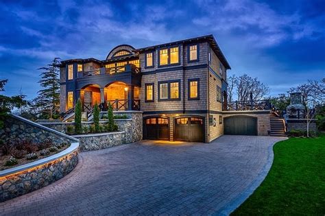 Live like the billionaires in a modern mansion built on the cliffs of altea. Canadian Modern Mansion Reflected in a Rich Color Pallet ...