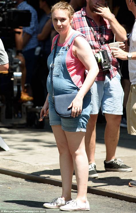 Lena Dunham Sports Fake Baby Bump While Filming The Final Season Of Girls In New York Daily