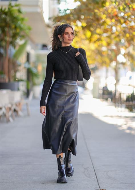 14 Leather Skirt Outfits Youll Want To Wear All Fall Long