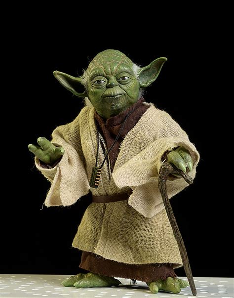 Review And Photos Of Yoda Star Wars Sixth Scale Action Figure By Hot Toys