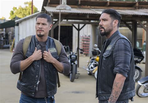 Fx Renews Sons Of Anarchy Spinoff Mayans Mc For Season 3