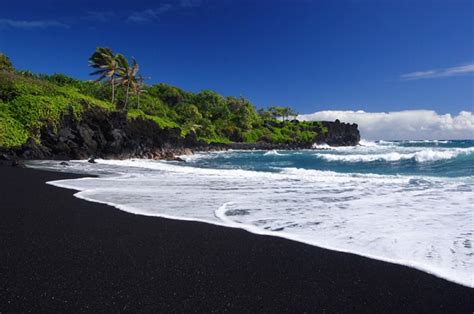 Black Sand Beach On Oahu Where Can You Find One Oahu Hawaii