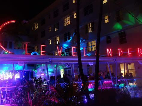 Clevelander Hotel S Pool And Patio Florida Beach Bar
