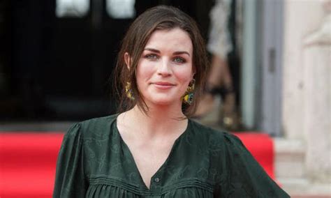 Aisling Bea Lands Role In Paul Rudds Upcoming Netflix Series Living