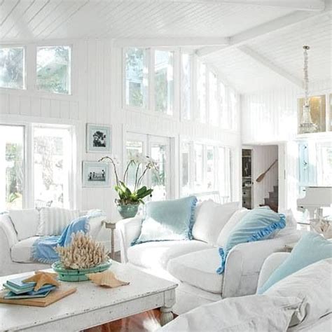 Decorating on the half shell: Shabby Chic Beach Decor Ideas for your Beach Cottage