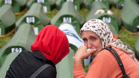 Srebrenica Massacre Serbia Arrests 8 Suspects Cbc News