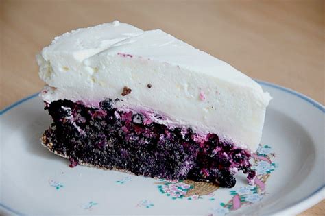 Maybe you would like to learn more about one of these? Mohn - Joghurttorte mit Heidelbeeren von altbaerli ...