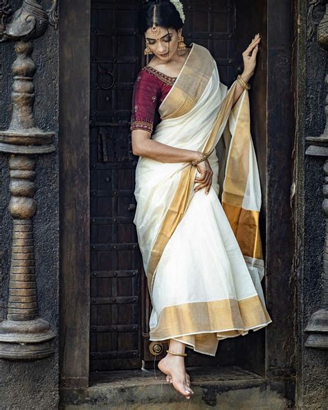 Pin By Almeenayadhav On Klicks️ Saree Poses Kerala Saree Blouse Designs Indian Fashion Saree