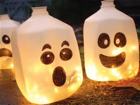 Cool halloween decor and costumes you can diy in no time. 10 Halloween Decorations You Can Make Yourself - The Pony ...