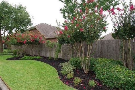 Stunning Privacy Fence Line Landscaping Ideas 51 Privacy Fence