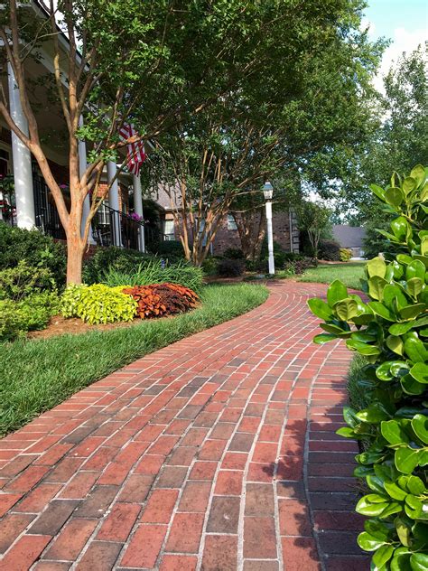 Give Yourself A Beautiful Entrance With A Clay Paver Walkway Garden