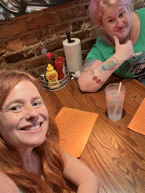 Sissy Curto Hand On Twitter Obligatory Bathroom Selfie And Lunch With