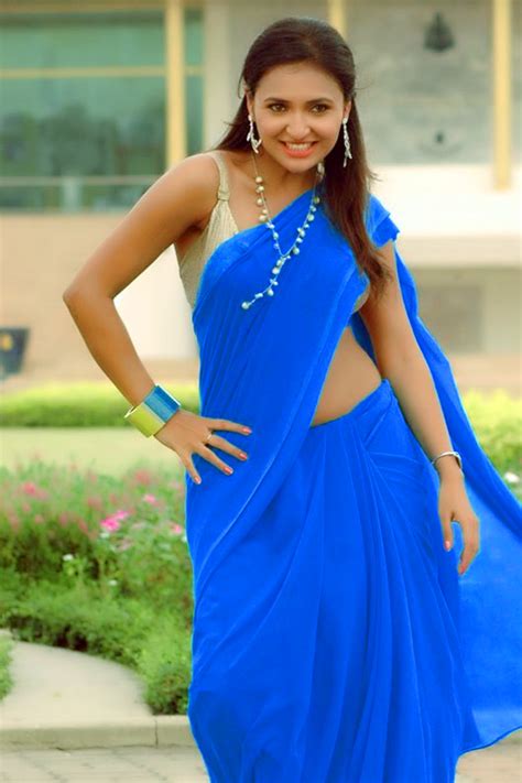 INDIAN MOVIE ACTRESS SARAYU IN BLUE SAREE HOT PHOTO STILLS ONLINE