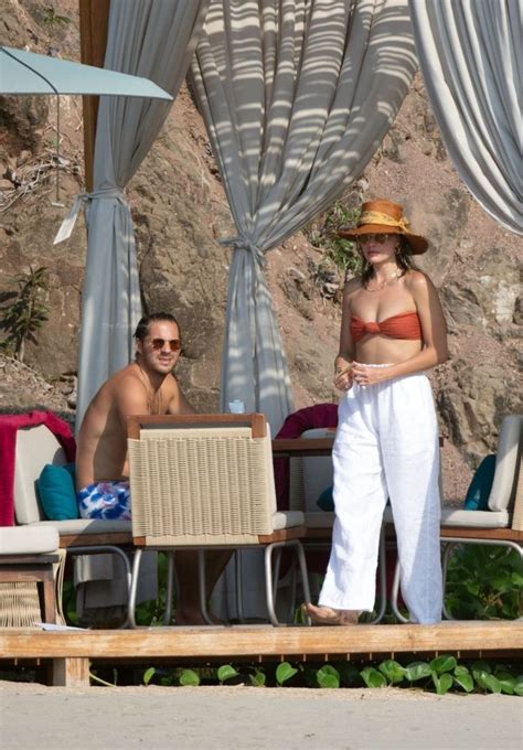 Margot Robbie Shares Some Steamy Pda With Husband Tom Ackerly In Puerto Vallarta 40 Photos