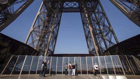 La Tour Eiffel Ascenseurs Vers Les Sommets Centrepresseaveyronfr
