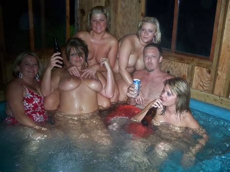 Amateur Hot Tub Orgy Party 28 Pics