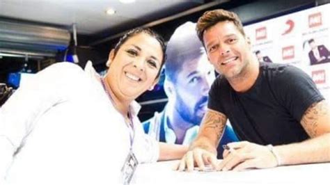 Mujer Finge Tener Cáncer Para Conocer A Ricky Martin Y La Exhiben En Redes