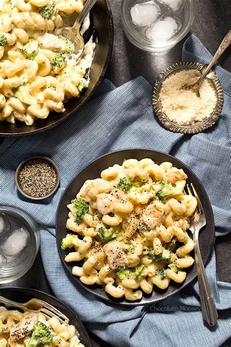 This creamy pasta is made up of penne pasta, chicken, fresh broccoli, a four cheese alfredo sauce, parmesan cheese and more. Chicken Broccoli Alfredo Mac And Cheese - Homemade In The ...