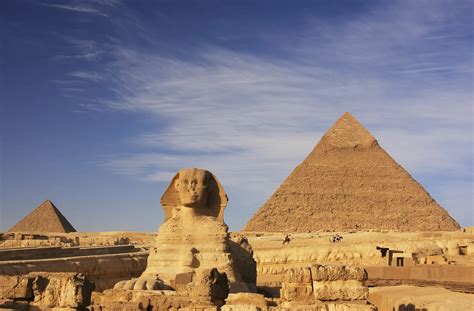 Egyptian Officials Refuse To Believe Nude Photo Shoot On Great Pyramid Is Real
