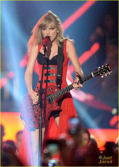 Taylor Swift Red Performance At Cmt Music Awards 2013 Watch Now