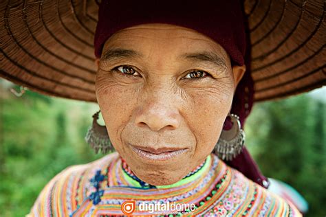China continues to have the largest population of hmong people at right around 2 million. Flower Hmong People - 01 | DigitalDome Photography