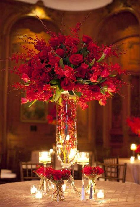 15 Easy And Stunning Christmas Centerpiece Ideas - Easyday