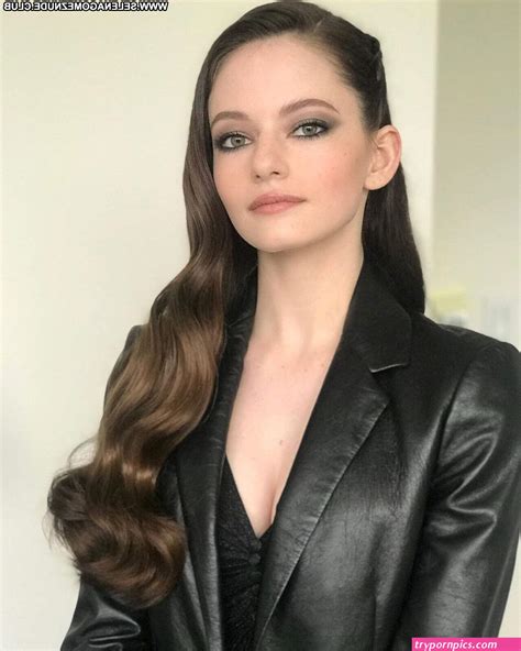 Mackenzie Foy Sexy Non Nude Porn Pics From Onlyfans