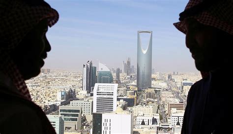 قرار “صادم” من رجل أعمال سعودي شهير