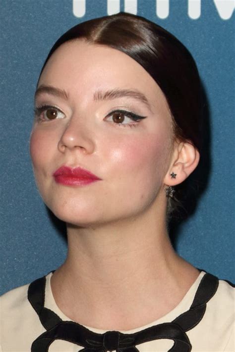 Anya Taylor Joys Hairstyles And Hair Colors Steal Her Style